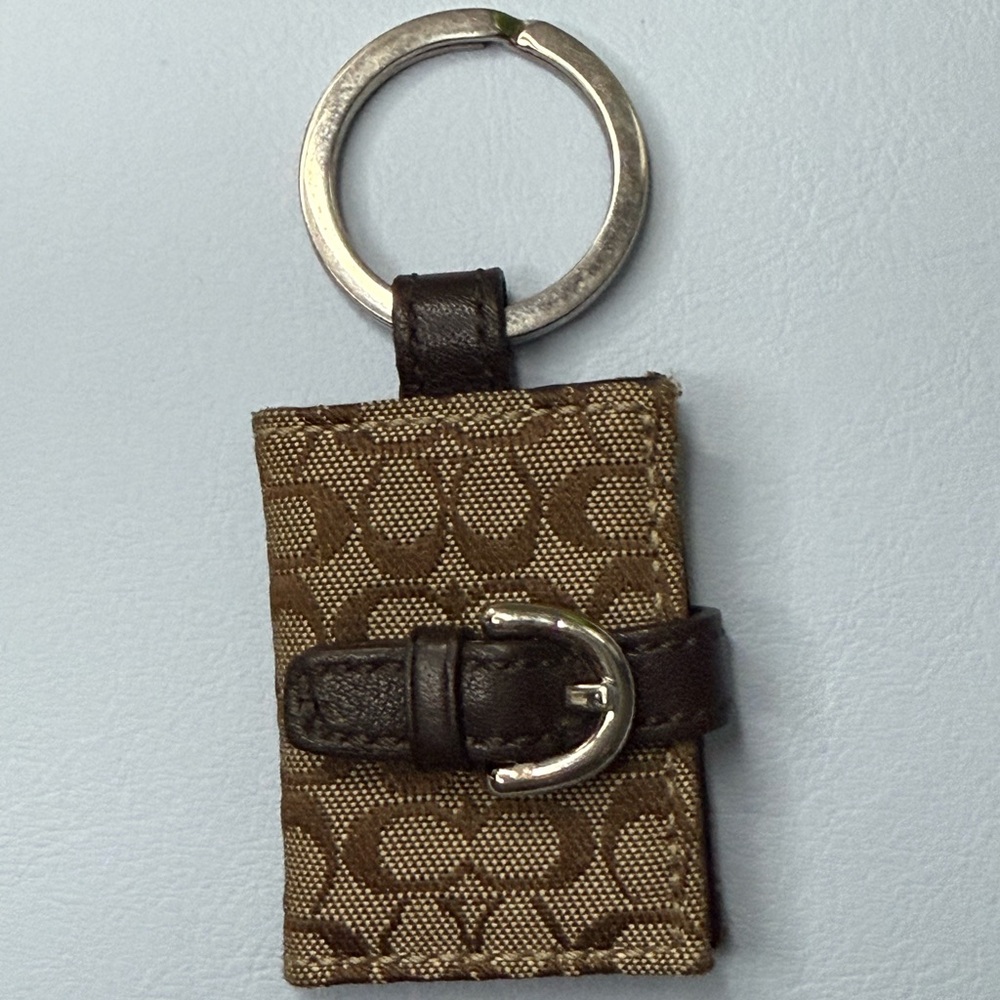 🤎⛓️ Coach Brown Monogram Mini Photo Album Keychain with Silver Hardware⛓️🤎